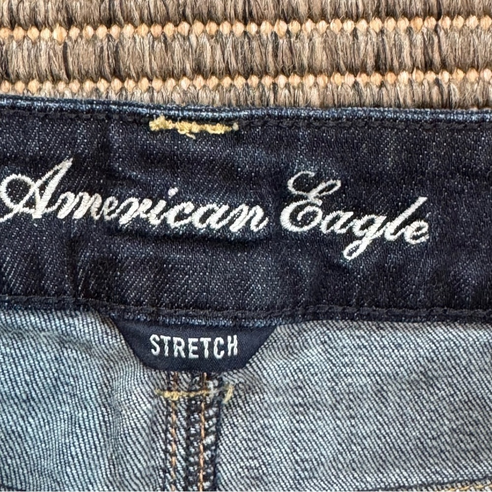 American Eagle Outfitters Blue Jean Shorts Medium-Dark Wash - Picture 3 of 3